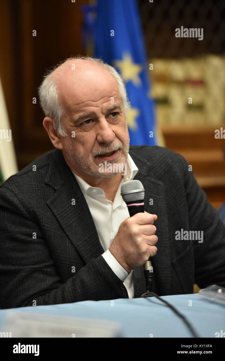 Neapel, Italien. 11 Jan, 2018. Toni Servillo während der Ausdruck des Buches für Ihn 'Il Teatro di Toni Servillo" in der Nationalbibliothek von Neapel. Credit: Paola Visone/Pacific Press/Alamy leben Nachrichten Stockfoto