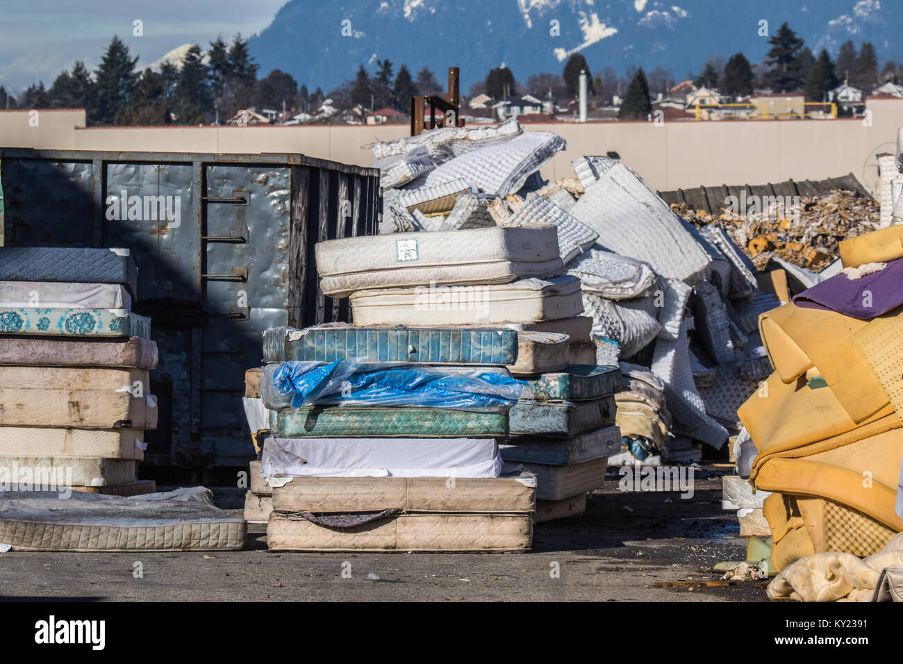 Matratze Recyclinganlage. Streben jedes Bit der verwendeten Matratzen zu recyceln eine Null Auswirkungen auf die Umwelt haben. Stockfoto