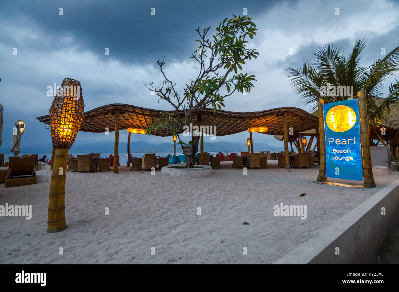 Schönen Strand von Gili Trawangan, oder einfach Gili T, ist die grösste der drei Gili Inseln Lombok. Die Insel ist eine der Diving Paradise. Stockfoto