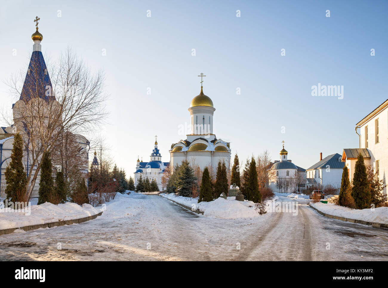 Alle Tempel von Zilantov Annahme Kloster auf ein Winter sonniger Tag, Kazan, Russland Stockfoto