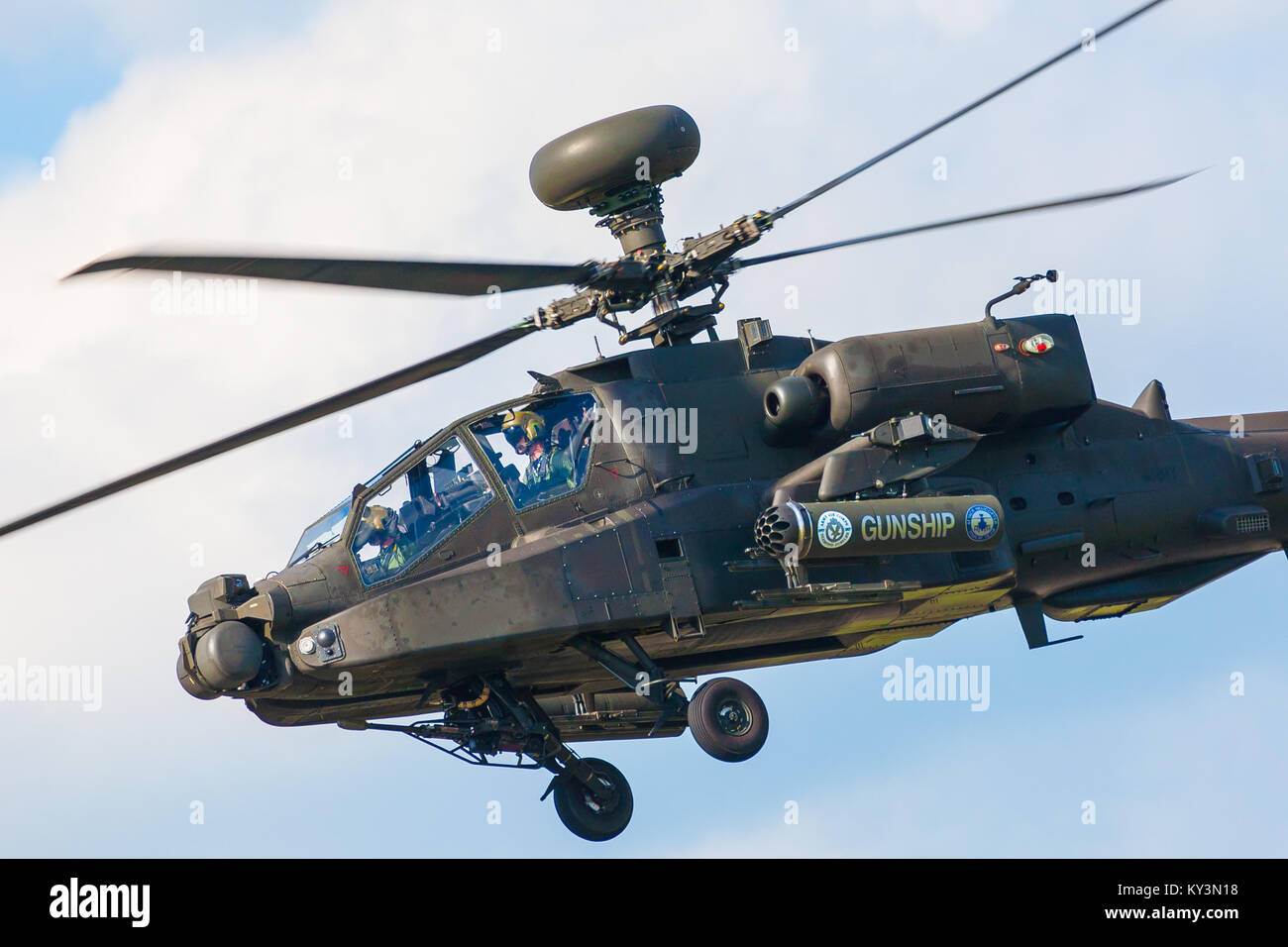 Apache Helikopter an den Tragflächen & Räder Display, Dunsfold, Surrey 2017 Stockfoto