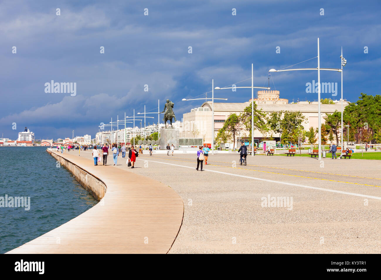 THESSALONIKI, Griechenland - 12. OKTOBER 2016: Thessaloniki Strandpromenade in Zentralmakedonien, Griechenland. Stockfoto