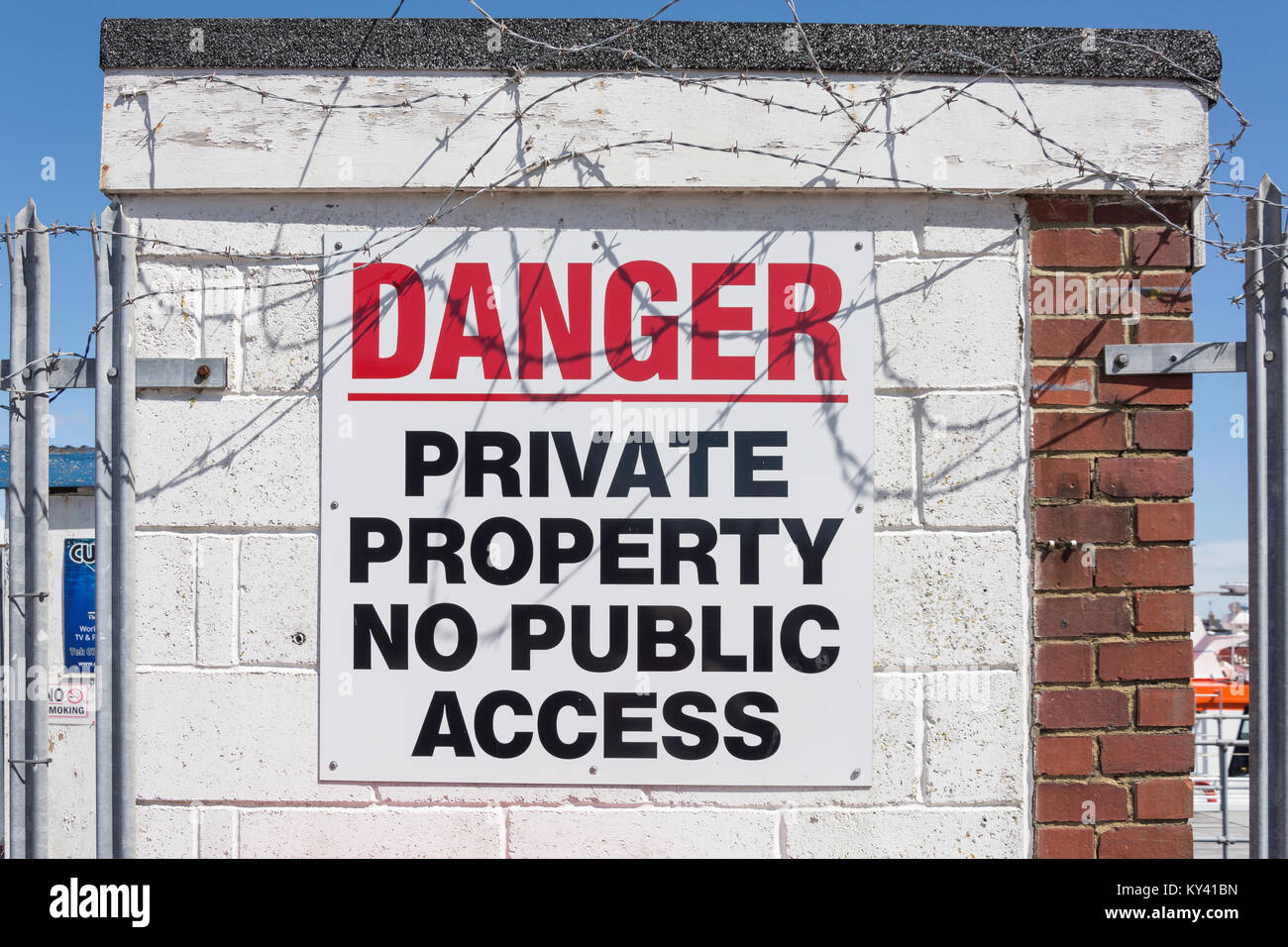 Gefahr, keinen öffentlichen Zugang zu unterzeichnen, West Quay, Newhaven, East Sussex, England, Vereinigtes Königreich Stockfoto