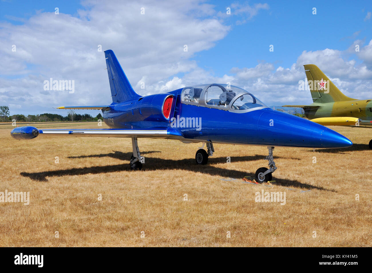 Private Aero Vodochody L 39 Albatros Jet Trainer Bei Flugel Uber Wairarapa Airshow Haube Flugplatz Masterton Neuseeland Auf Dem Gras Geparkt Stockfotografie Alamy