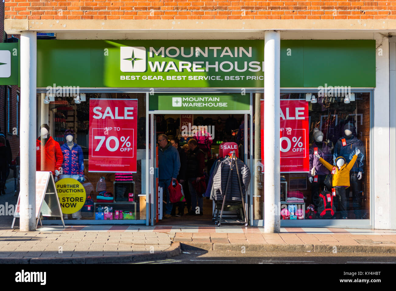 Mountain Warehouse storefront in Bury St. Edmunds, Suffolk, England, UK. Stockfoto