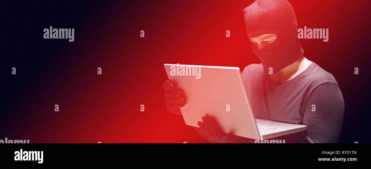 Hacker mit Laptop, Identität zu stehlen Stockfotografie - Alamy