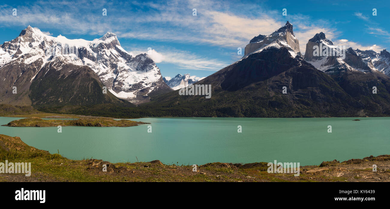 Blick auf majestätische Cuerno Principal und Torres del Paine Nationalpark, Chile. Stockfoto