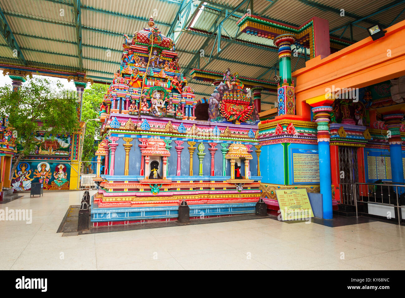 TRINCOMALEE, SRI LANKA - 14. FEBRUAR 2017: koneswaram Tempel oder Dakshinakailasha ist eine klassische mittelalterlichen Hindu Tempel zu Lord Shiva in Trin gewidmet Stockfoto