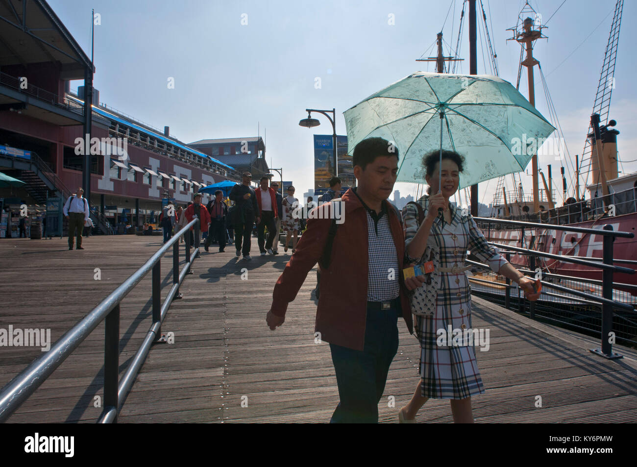South Street Seaport, Pier 15, 16 und 17. Lower Manhattan, New York