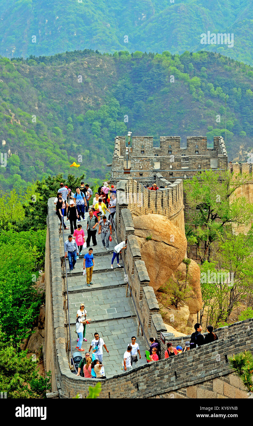 Touristen auf der Großen Mauer, Badaling, China Stockfoto