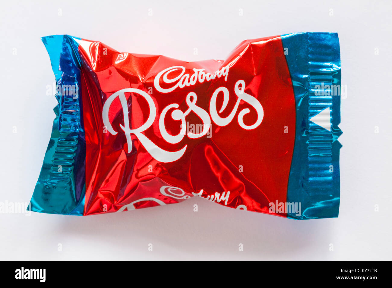 Cadbury Roses Signatur Trüffel Schokolade auf weißem Hintergrund - Cadbury Roses Pralinen Stockfoto