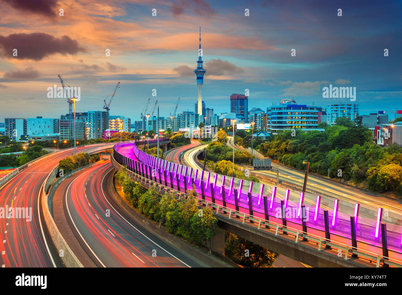 Auckland. Stadtbild bild Skyline von Auckland, Neuseeland bei Sonnenuntergang. Stockfoto