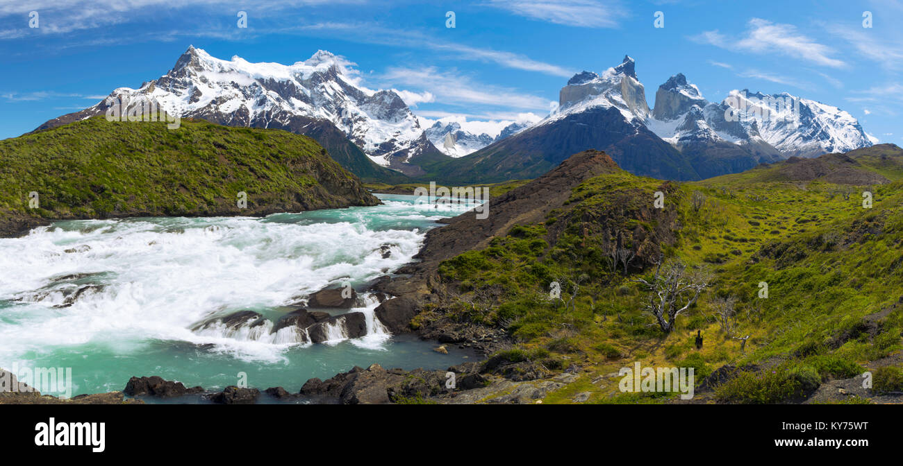Blick auf majestätische Cuerno Principal und Torres del Paine Nationalpark, Chile. Stockfoto