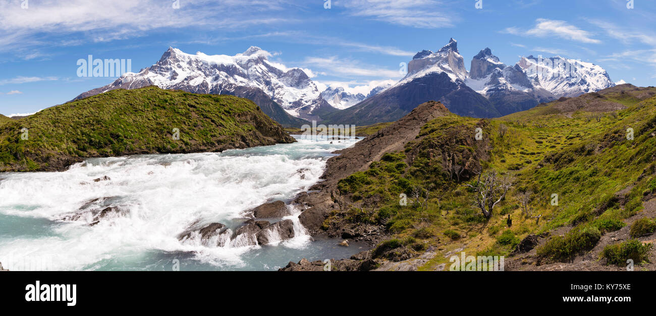 Blick auf majestätische Cuerno Principal und Torres del Paine Nationalpark, Chile. Stockfoto