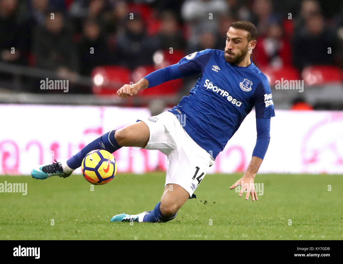 Everton ist Cenk Tosun während der Premier League Match im Wembley Stadion, London. PRESS ASSOCIATION Foto. Bild Datum: Samstag, Januar 13, 2018. Siehe PA-Geschichte Fussball Tottenham. Photo Credit: John Walton/PA-Kabel. Einschränkungen: EDITORIAL NUR VERWENDEN Keine Verwendung mit nicht autorisierten Audio-, Video-, Daten-, Spielpläne, Verein/liga Logos oder "live" Dienstleistungen. On-line-in-Verwendung auf 75 Bilder beschränkt, kein Video-Emulation. Keine Verwendung in Wetten, Spiele oder einzelne Verein/Liga/player Publikationen. Stockfoto