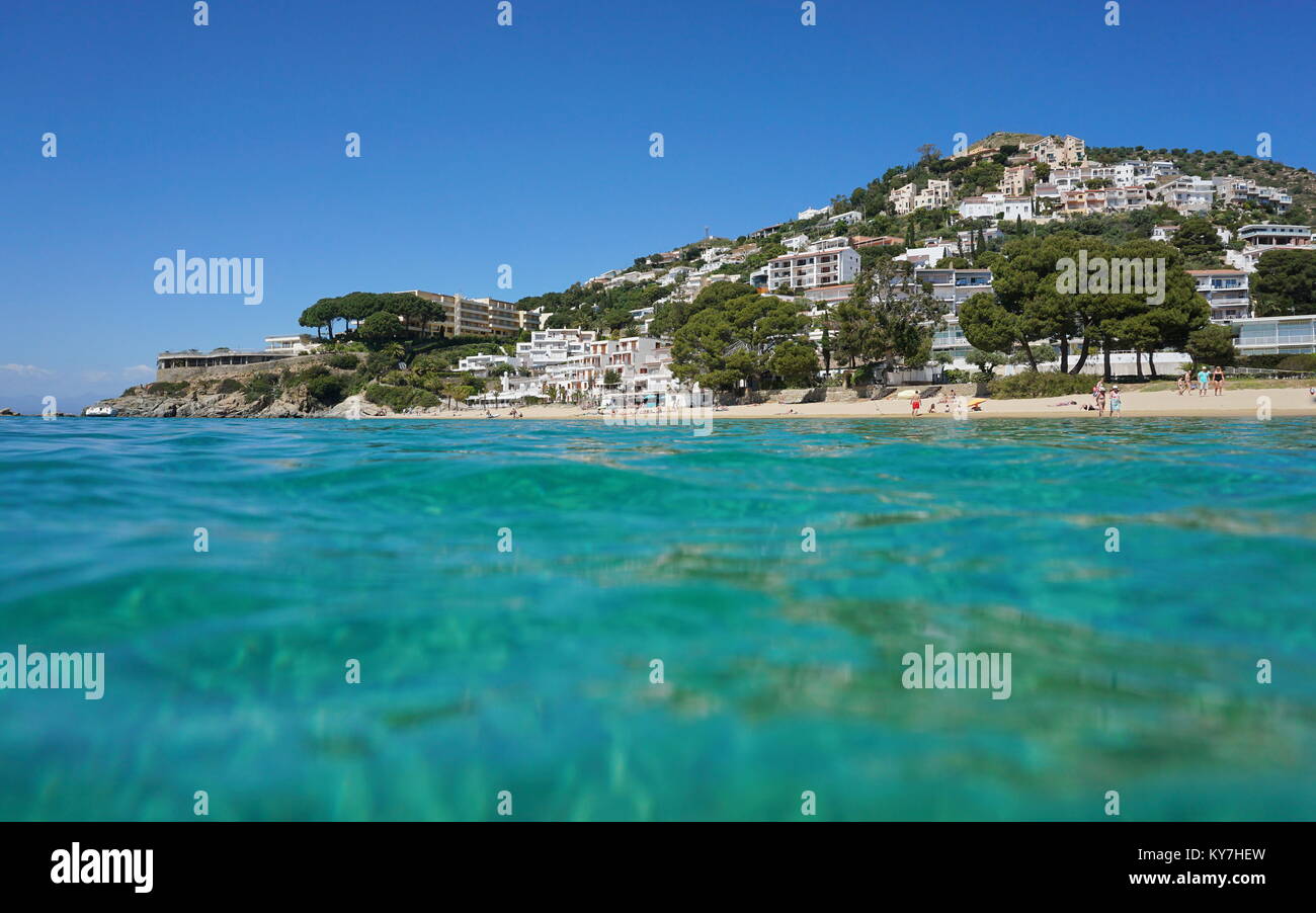 Spanien Mittelmeerküste von der Meeresoberfläche gesehen, Costa Brava, Playa Almadrava, grossen Canyelles, Roses, Girona, Katalonien Stockfoto