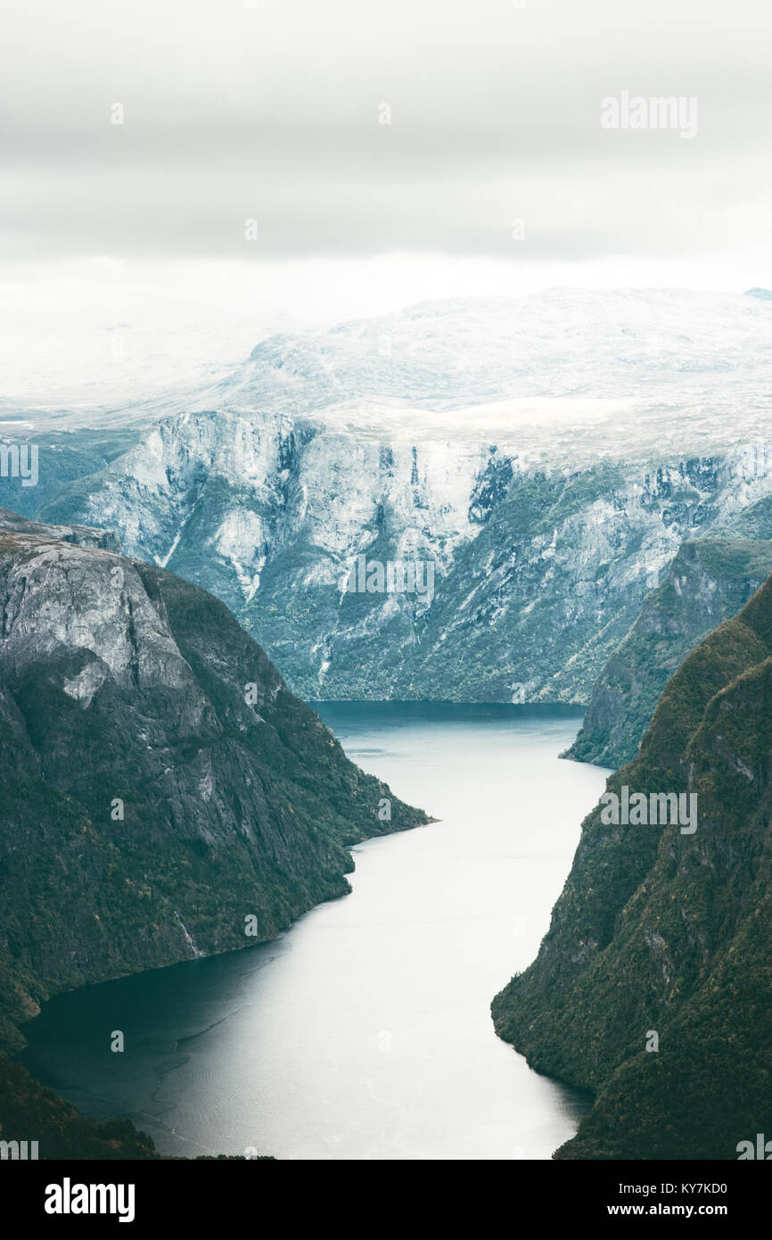 Naeroyfjord Berge Landschaft Luftaufnahme in Norwegen schöne Reiseziele Landschaft skandinavischen wilde Natur Stockfoto