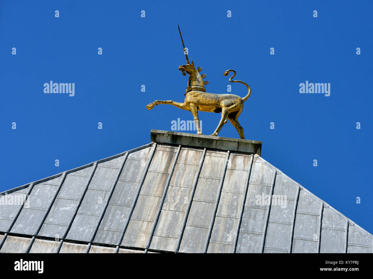 Einhorn auf dem Dach des Rathauses oder der Rat Haus, College Green, Bristol, England Stockfoto