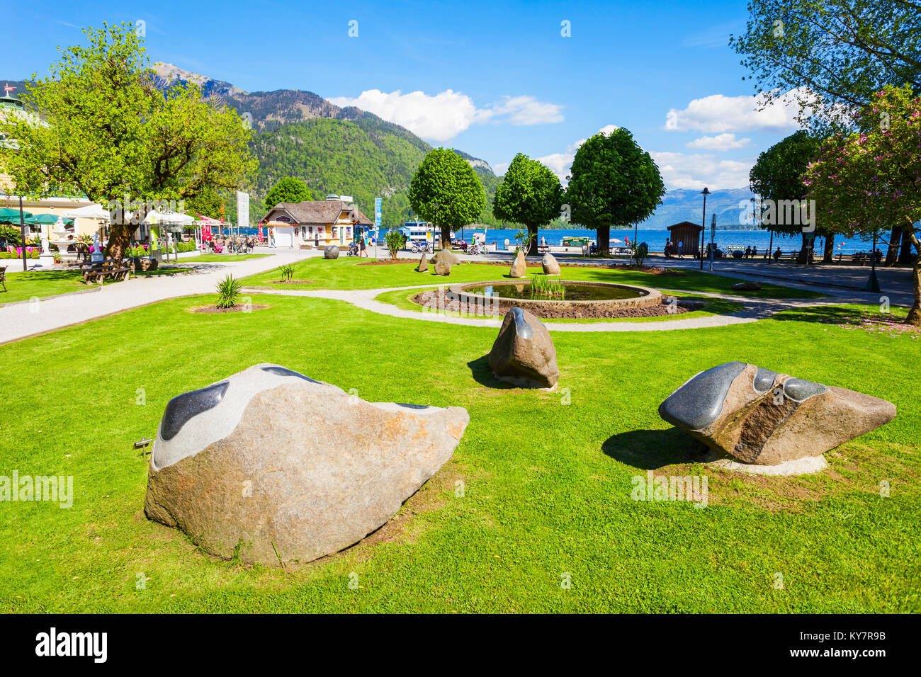 ST. GILGEN, Österreich Mai 17, 2017 öffentlicher Park in St. Gilgen