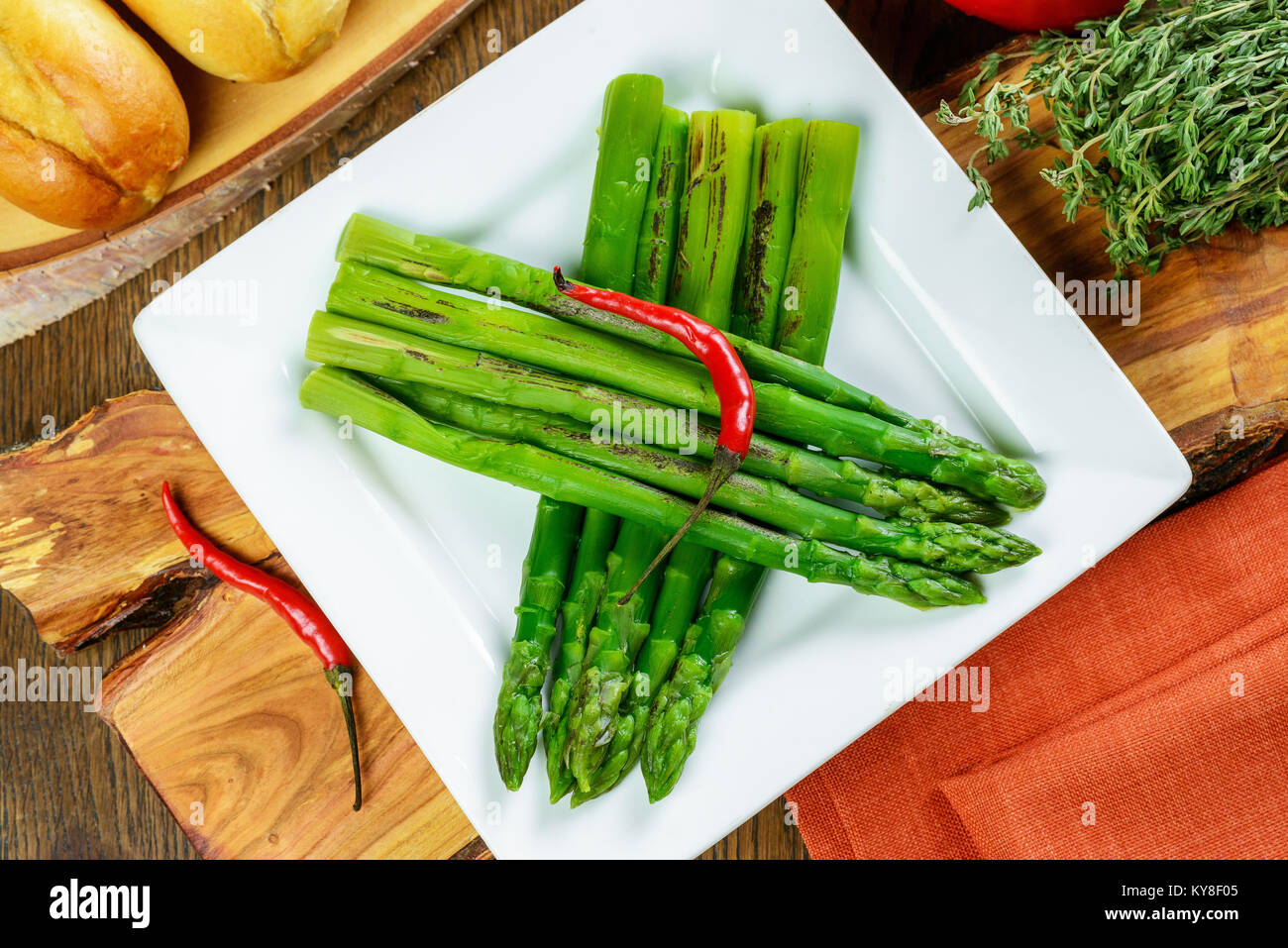 Geschmorte würzige Spargel Stockfoto