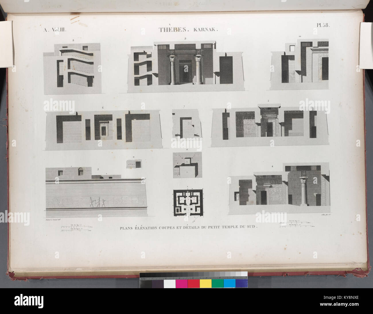 Pläne und Höhendetails des Karnak-Tempels in Theben, einschließlich eines kleineren südlichen Tempels. Diese architektonischen Skizzen bieten detaillierte Details zur Struktur des Tempels. Stockfoto