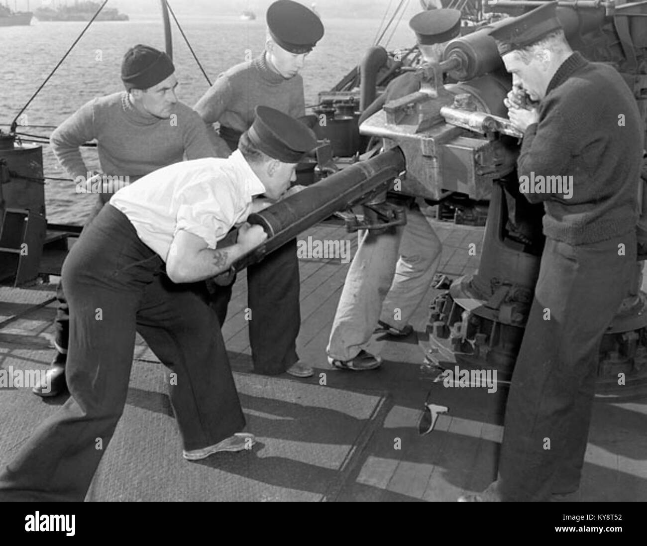 QF4 Zoll Mk IV gun & Crew 1942 LAC 3572367 Stockfoto