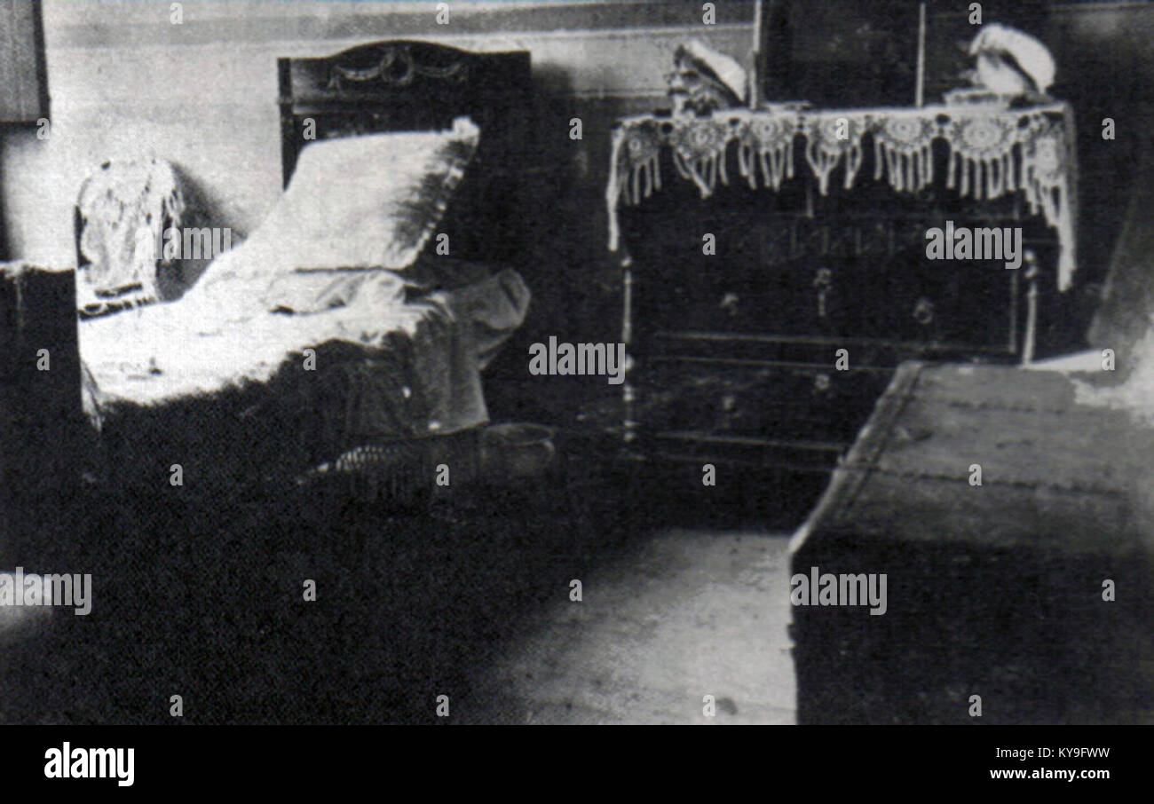 Das Zimmer von Gino Meneghetti, einem in Brasilien geborenen Kriminellen aus Italien, befindet sich auf der Rua Joli in São Paulo, fotografiert 1926. Das Bild zeigt das Innere, in dem gestohlene Waren versteckt wurden. Stockfoto