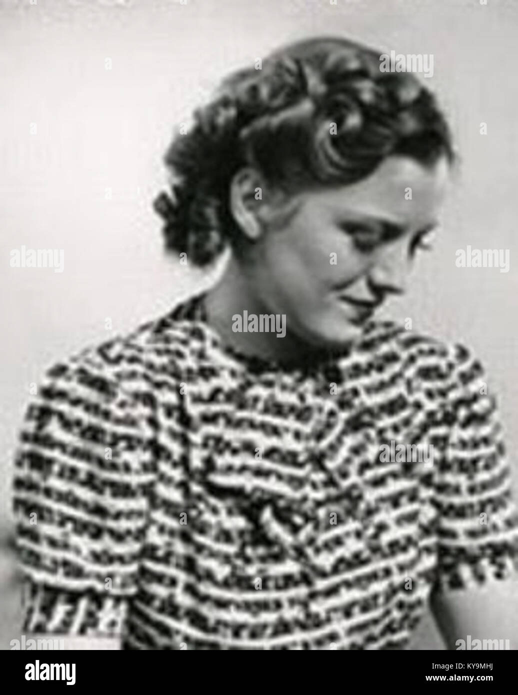 Porträt von Szörényi Eva, das das Erscheinungsbild und die Identität des Individuums dokumentiert, mit Schwerpunkt auf biografischem und kulturellem Kontext. Stockfoto