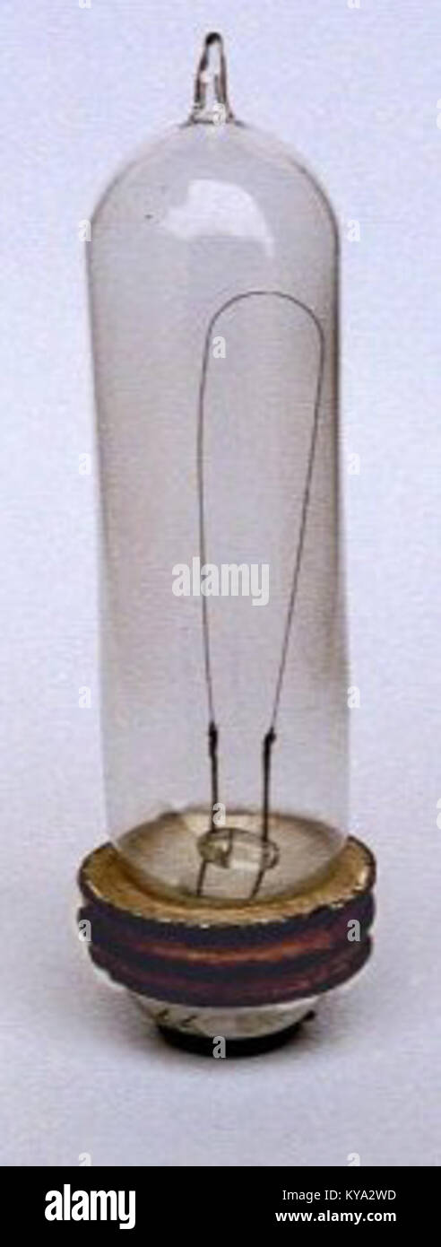 Die Ozmium-Lampe, die für die Beleuchtung verwendet wurde, war für ihre Haltbarkeit und Langlebigkeit bekannt. Diese Lampe stellt eine Schlüsselentwicklung in der industriellen Beleuchtung während des frühen 20. Jahrhunderts dar. Stockfoto