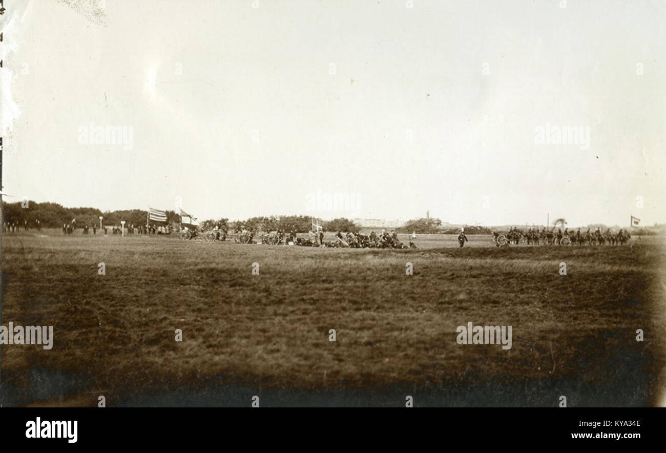 Das Fotoalbum enthält 57 Bilder von den zweiten nationalen Sporttagen, die Veranstaltungen, Athleten und Sportstätten in den Niederlanden des frühen 20. Jahrhunderts zeigen. Stockfoto