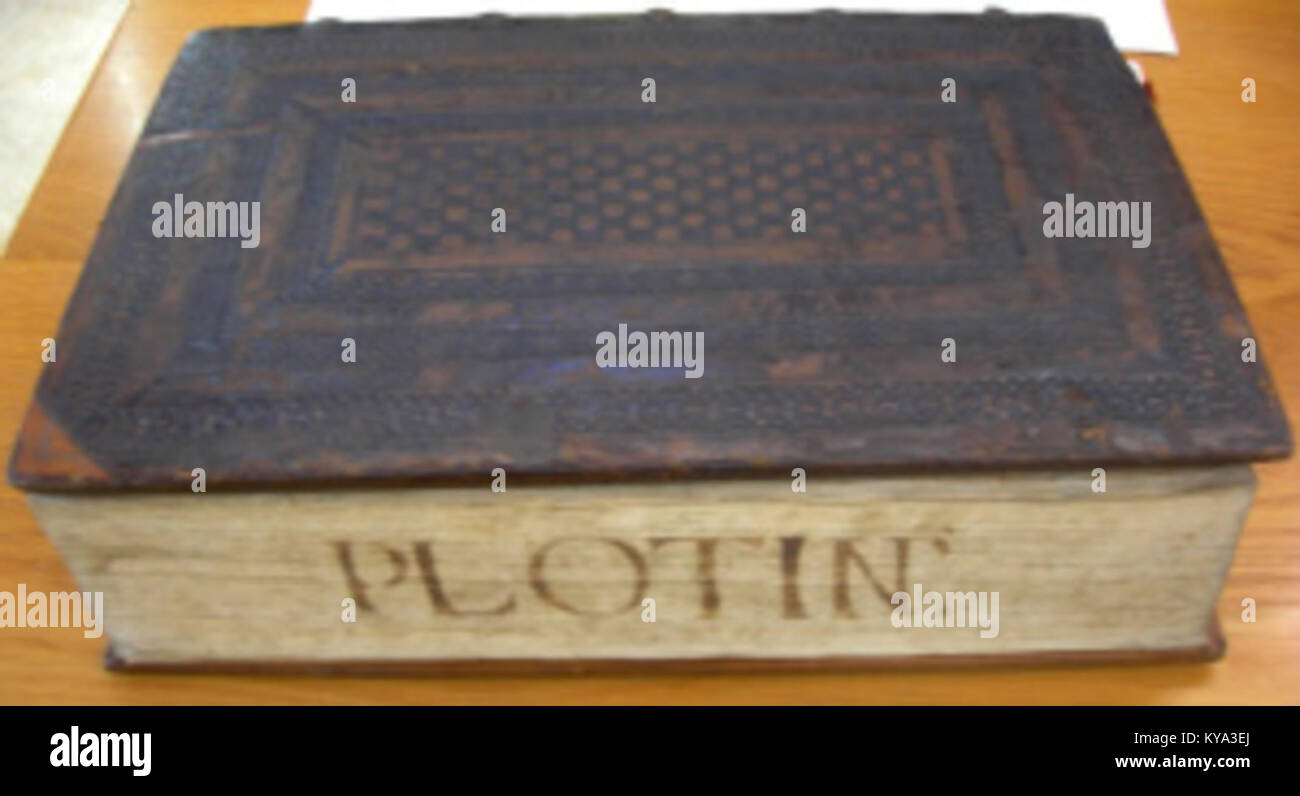 1492 Ausgabe von Plotinus’ Werken, die von Marsilio Ficino übersetzt wurden und die Philosophie der Frührenaissance und des Neoplatonismus illustrieren Stockfoto