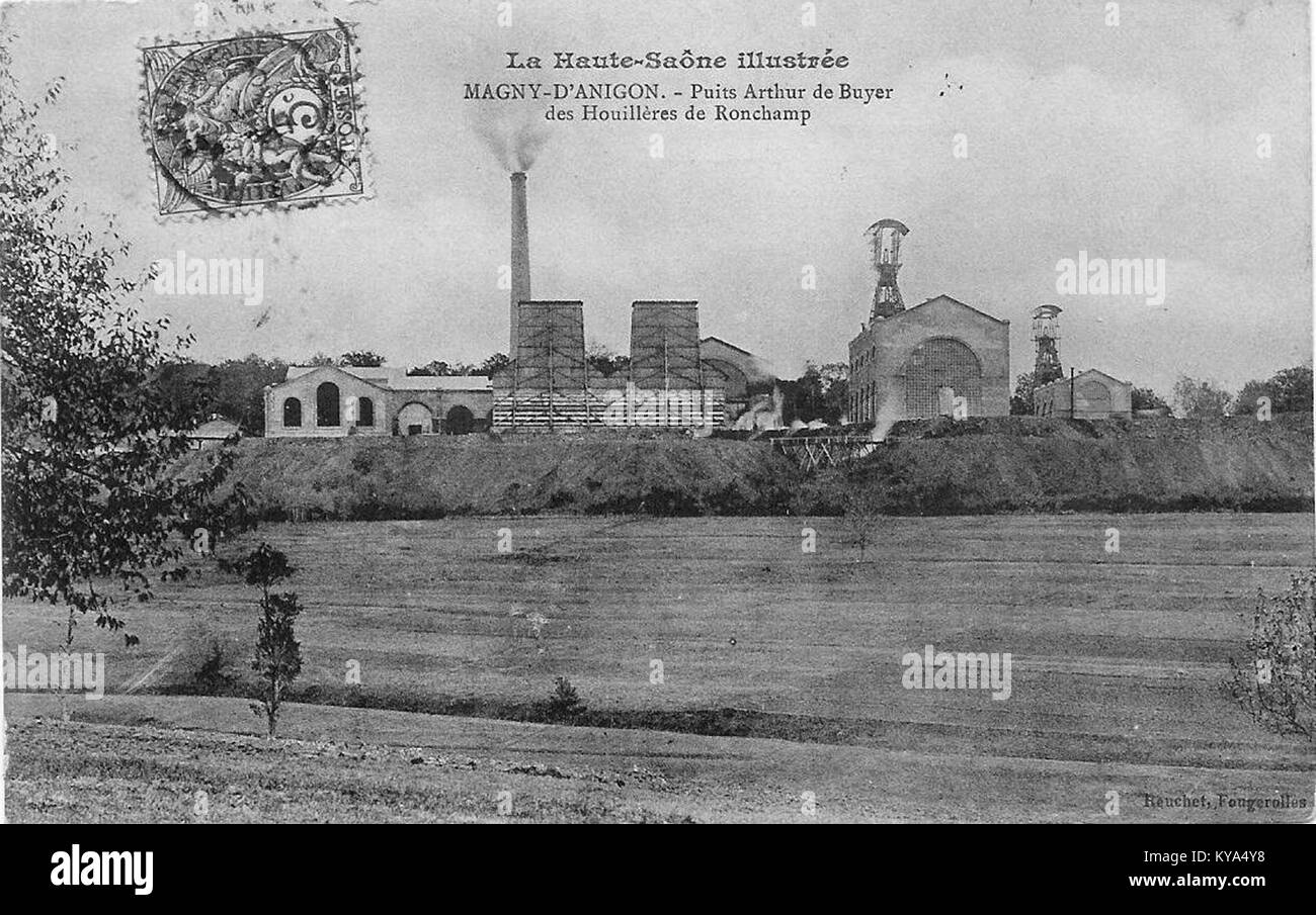 Der Arthur de Buyer Brunnen, fotografiert im frühen 20. Jahrhundert, veranschaulicht die Bergbauinfrastruktur, das Ingenieurdesign und das industrielle Erbe in Frankreich. Stockfoto
