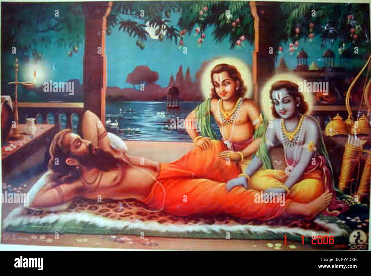 Abbildung mit RAM und Lakshman, die Guru-seva durch Drücken der Füße und Beine von Salbei Vishvamitra, einem Beispiel der indischen Basar-Kunst aus der Mitte des 20. Jahrhunderts, darstellten. Stockfoto