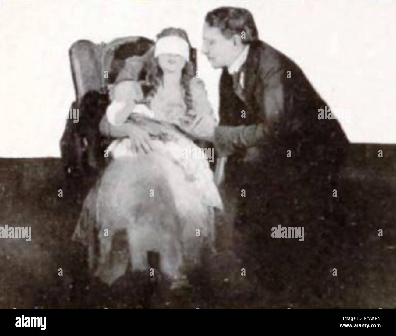 Das Lied der Seele (1920) ist ein Kunstwerk, das spirituelle und metaphysische Themen erforscht und die emotionale Tiefe menschlicher Existenz und innerer Erfahrungen widerspiegelt. Das Stück zeichnet sich durch seine ausdrucksstarke Verwendung von Farbe und Form aus. Stockfoto