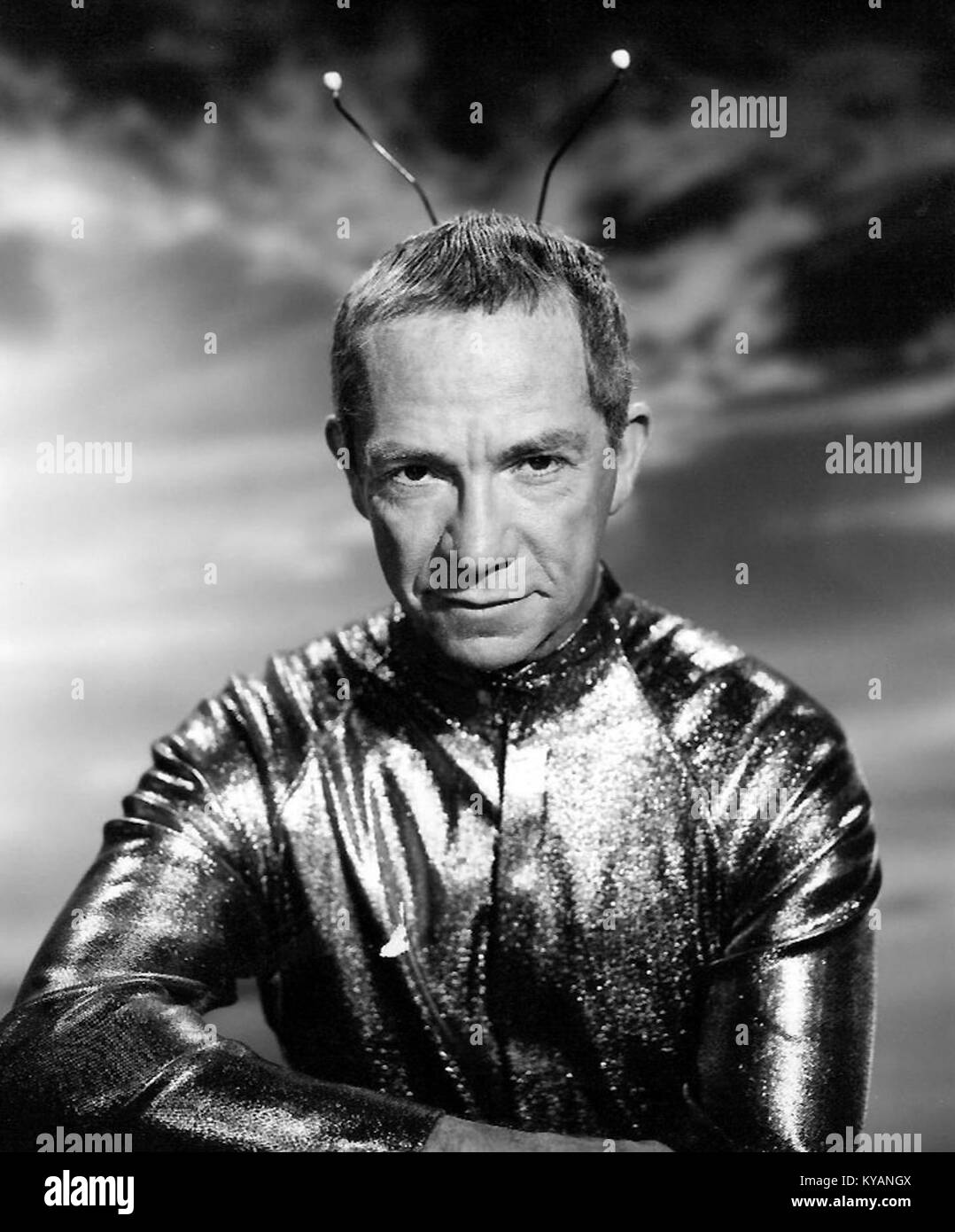 My Favorite Martian ist eine US-amerikanische TV-Sitcom aus dem Jahr 1963 mit Ray Walston, die sich mit einem auf der Erde lebenden Marsianer und seinen komödiantischen Interaktionen mit Menschen befasst. Stockfoto