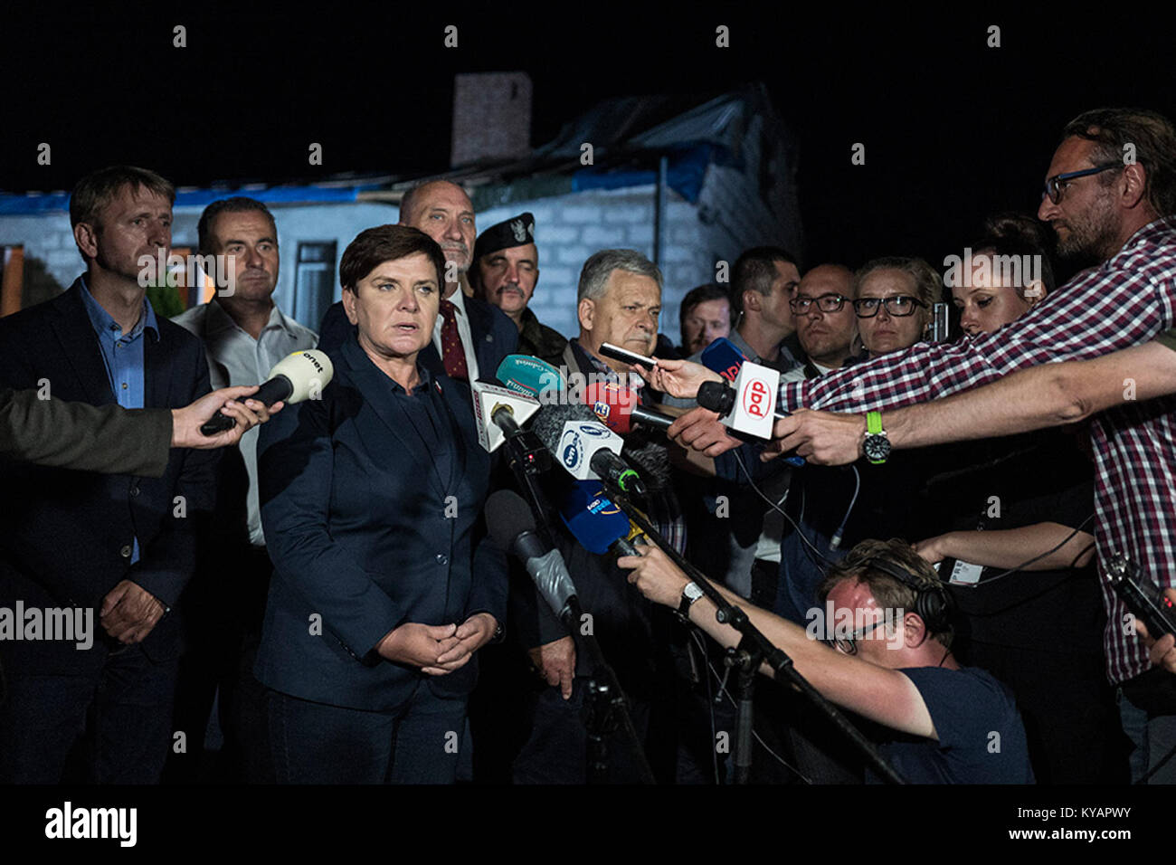 Die polnische Premierministerin Beata Szydło besuchte Rytel und veranschaulichte ihr offizielles Engagement für die örtliche Gemeinschaft. Stockfoto
