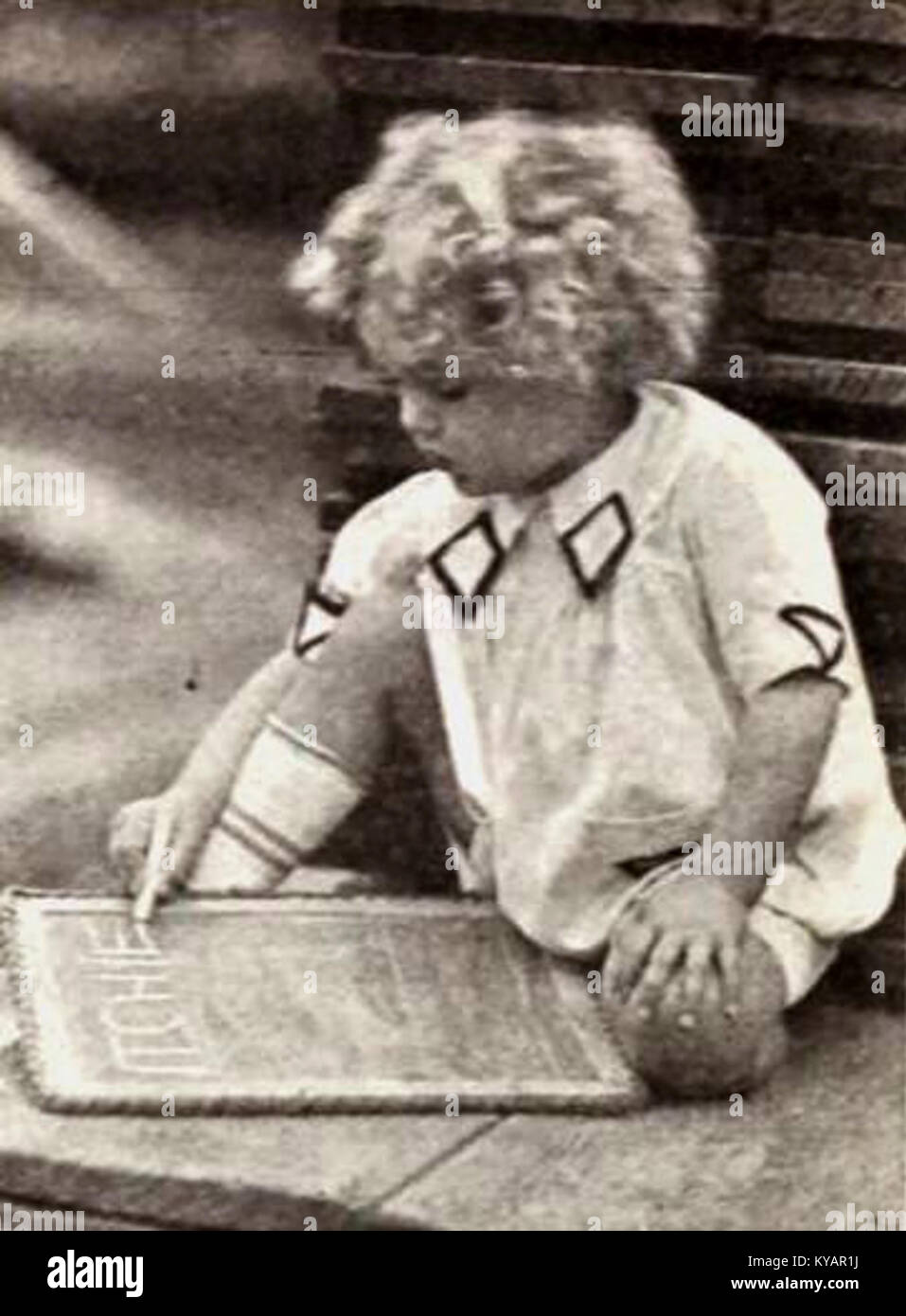 Ein Werbebild aus dem Stummdrama „The Child Thou Gavest Me“ von John M. Stahl aus dem Jahr 1921, das Schlüsselszenen und Charaktere aus dem Film zeigt. Stockfoto
