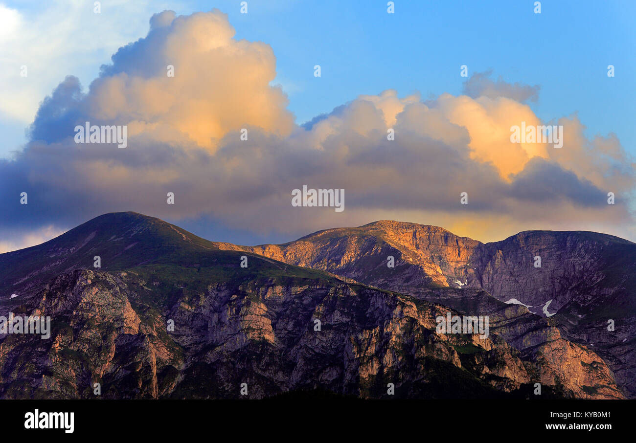 Polen, Tatra, Zakopane - Czerwone Wierchy, Malolaczniak, Krzesanica und Ciemniak Gipfel unter Wolken Stockfoto