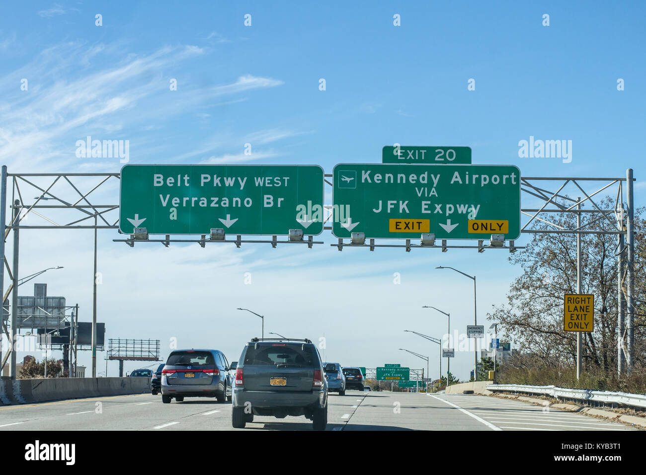 New York Autobahn Zeichen zum JFK Airport, Vereinigte Staaten von Amerika Stockfoto