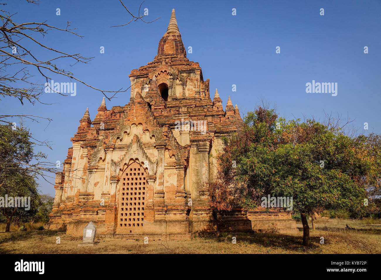 Alte buddhistische Tempel in Bagan, Myanmar. Bagan ist eine der wichtigsten archäologischen Stätten Asiens. Stockfoto