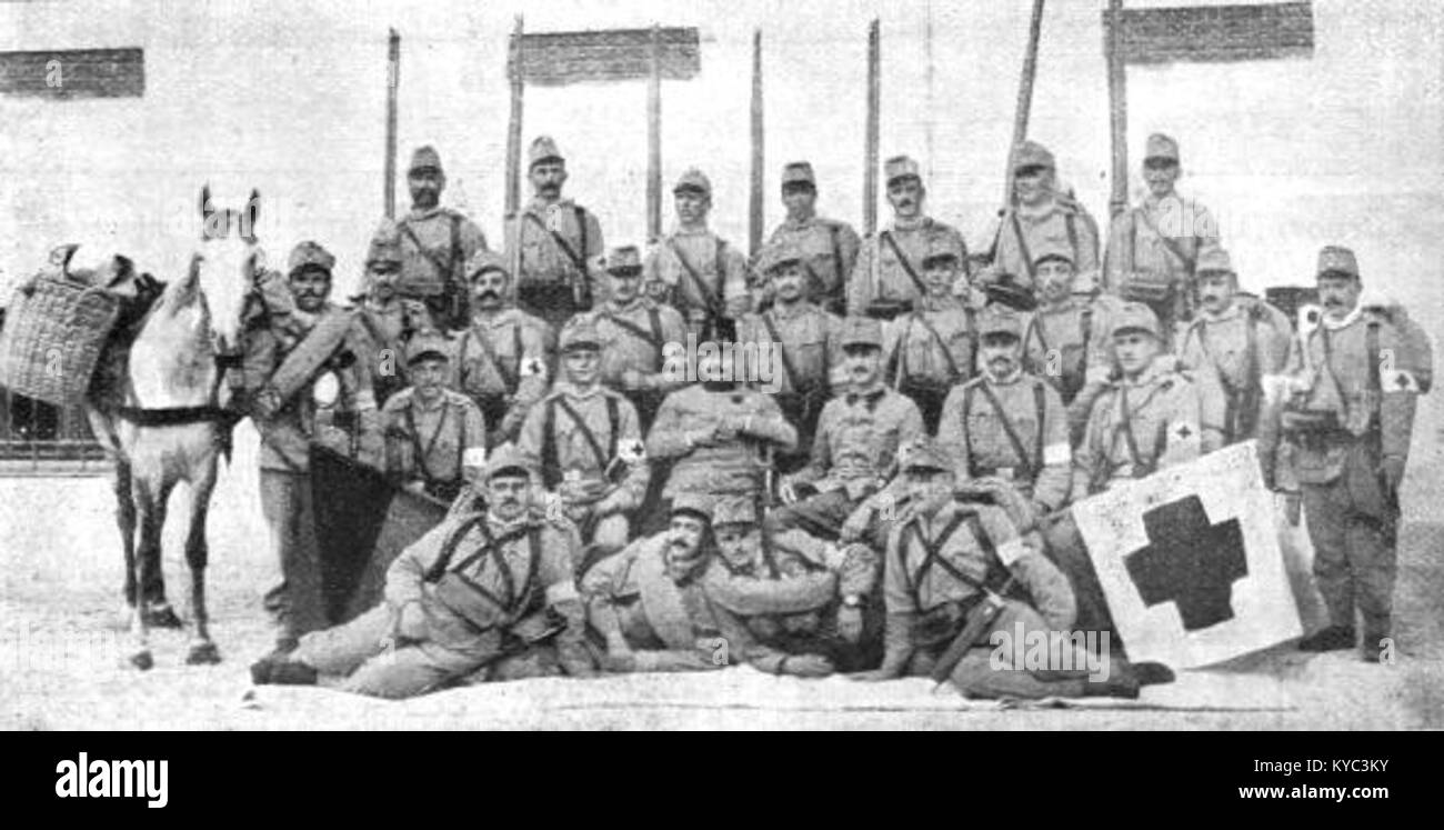 Ein Bericht über die Abteilung Rotes Kreuz innerhalb des Militärs von Ljubljana, die für medizinische und logistische Unterstützung während der Kriegseinsätze zuständig ist. Stockfoto