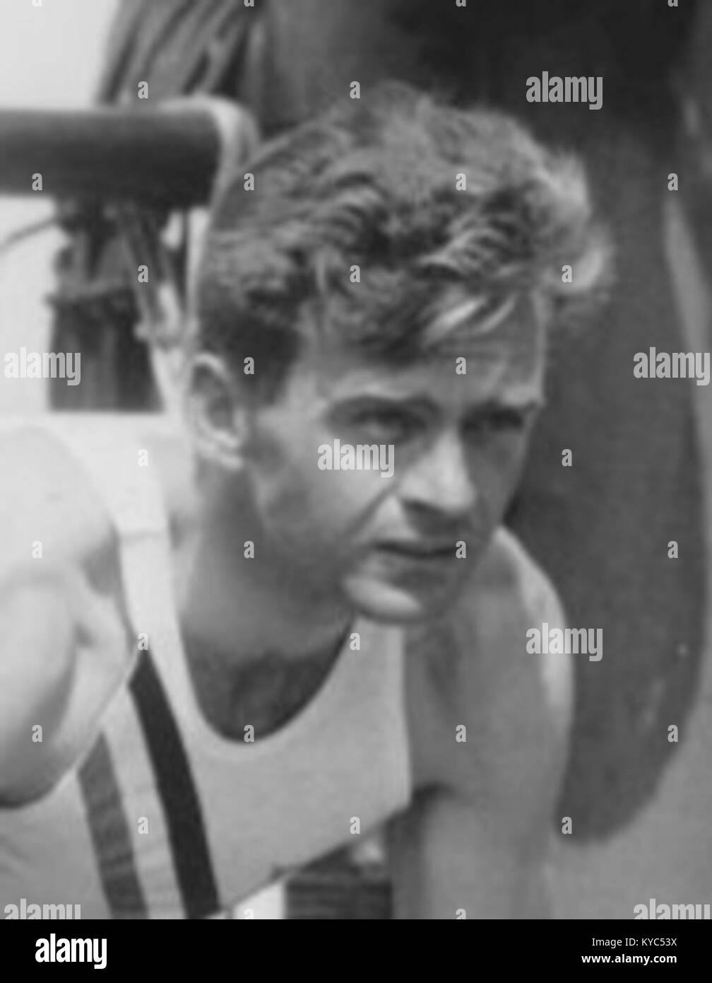 Foto von den Olympischen Spielen 1936 in Berlin mit den Sprintern Jesse Owens, Ralph Metcalfe und Frank Wykoff, die das US-amerikanische Leichtathletikteam repräsentieren. Stockfoto