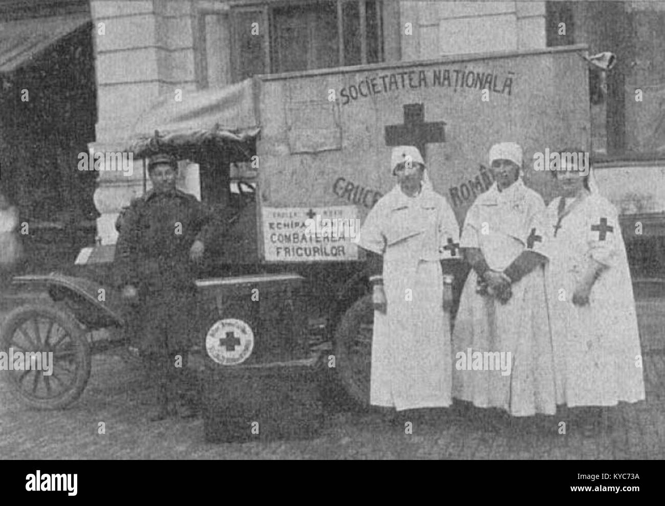 Ein rumänischer Krankenwagen, der zur Bekämpfung von Malaria eingesetzt wird und Teil von Initiativen im Bereich der öffentlichen Gesundheit des frühen 20. Jahrhunderts zur Bekämpfung von Infektionskrankheiten in ländlichen Gebieten ist. Stockfoto