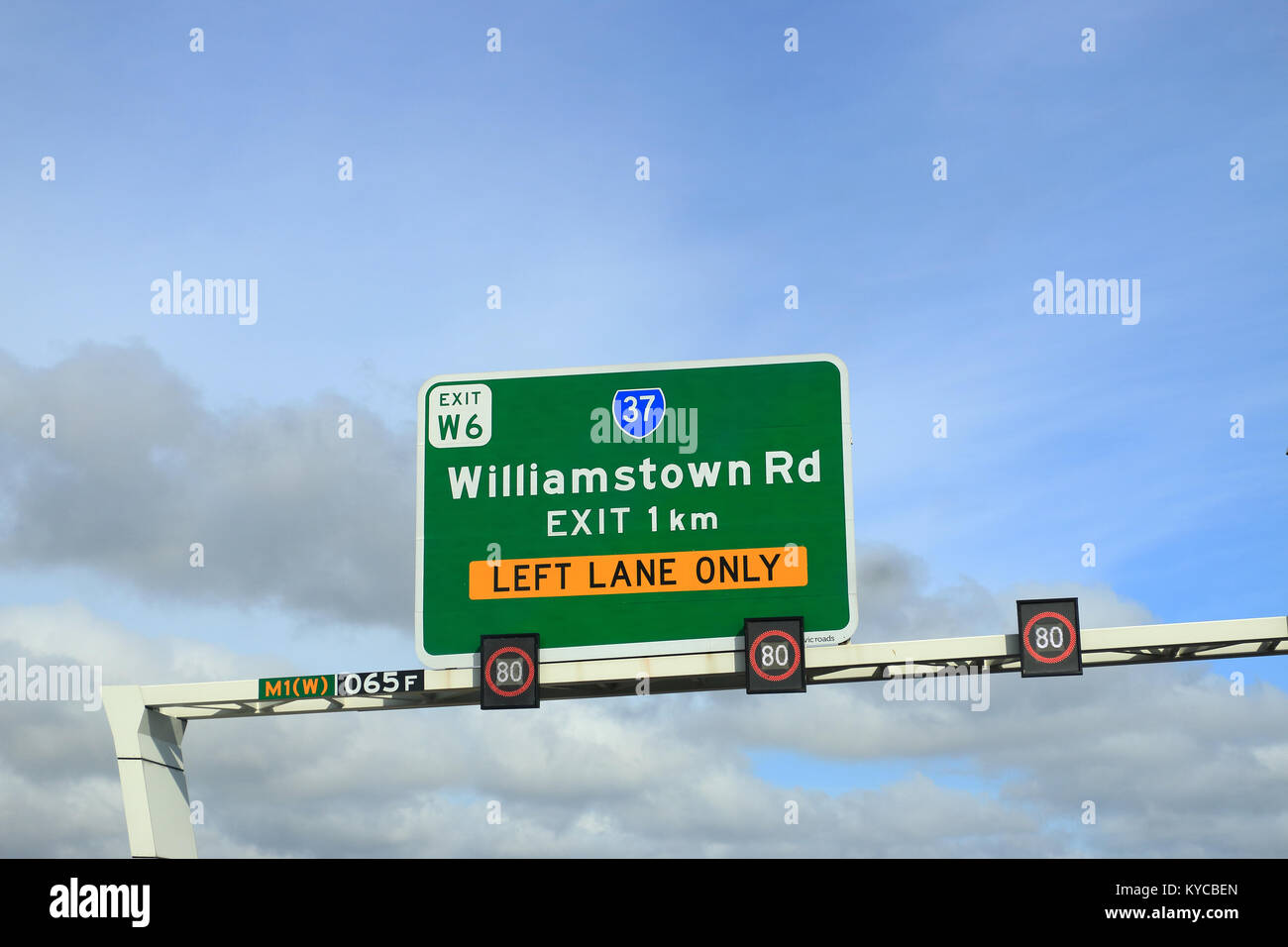 Williamstown Straße Straße anmelden Melbourne Freeway Stockfoto