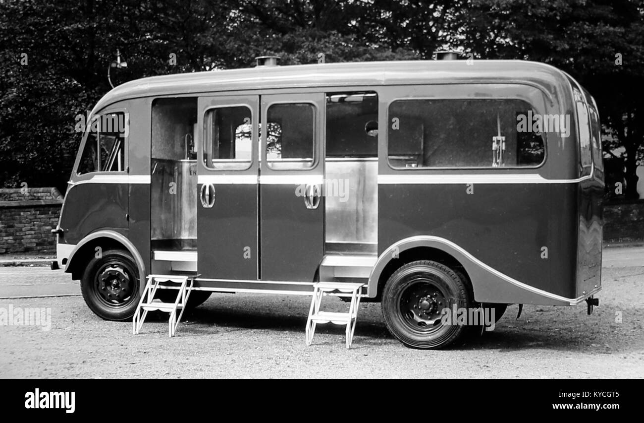Mobile Fisch und Chip van, vermutlich 1940er Jahre (siehe 'Innenraum' Foto von gleichen Van) Stockfoto