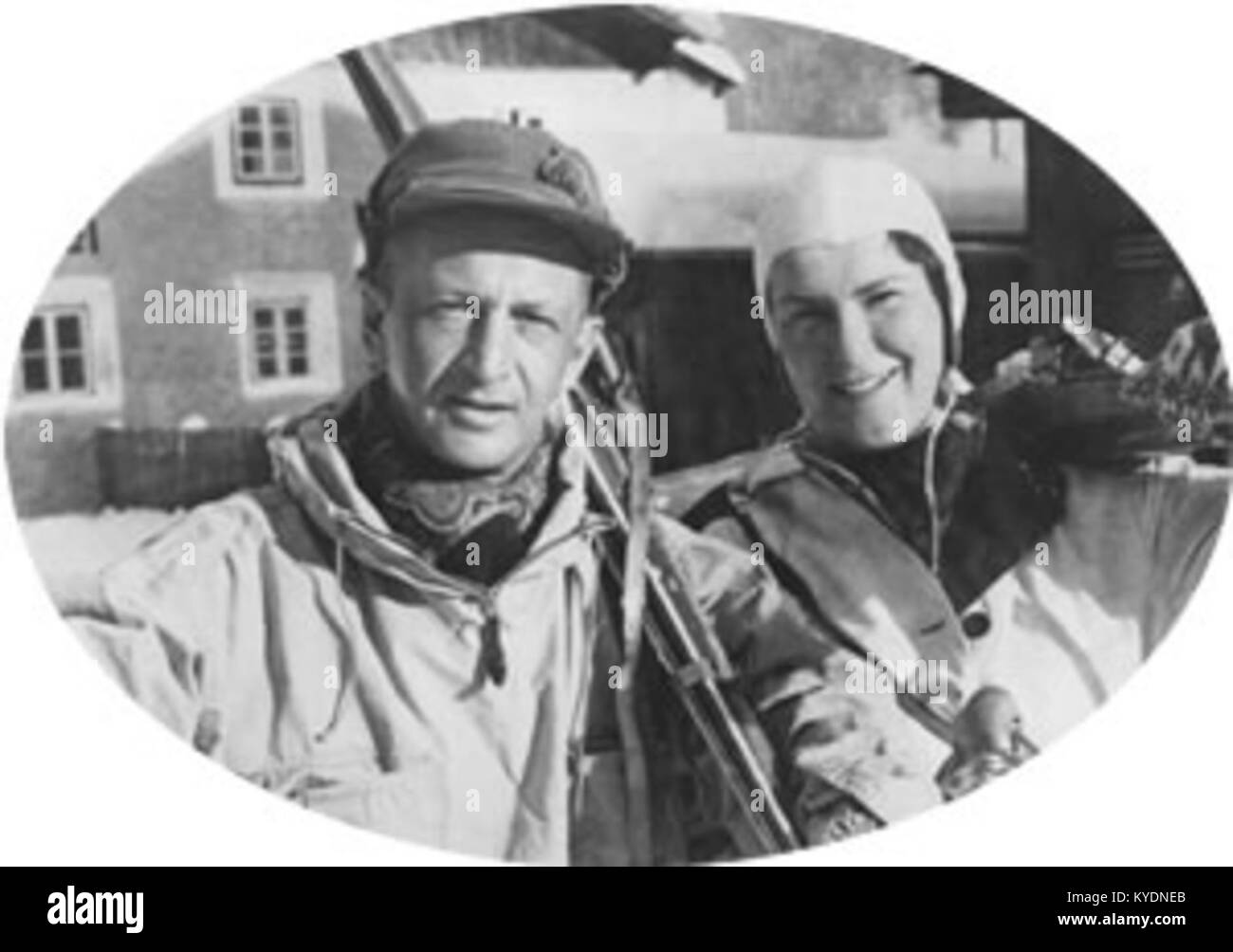 Foto der schwedischen Seeleute Sven und Dagmar Salén, bekannt für ihre Beteiligung am Wettkampf-Segelsport. Das Bild spiegelt den Seesport des frühen 20. Jahrhunderts und das schwedische nautische Erbe wider. Stockfoto