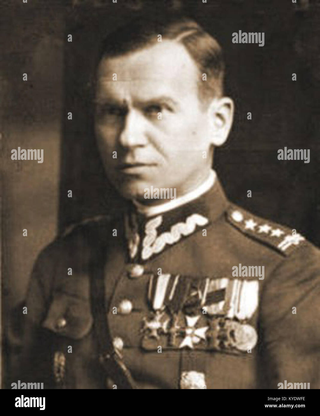 Ein Porträt oder Verweis auf Tadeusz Pełczyński, einen polnischen General und Geheimdienstoffizier, der für seine Führung in der Heimatarmee während des Zweiten Weltkriegs und seine Beiträge zur polnischen Widerstandsbewegung bekannt ist. Stockfoto