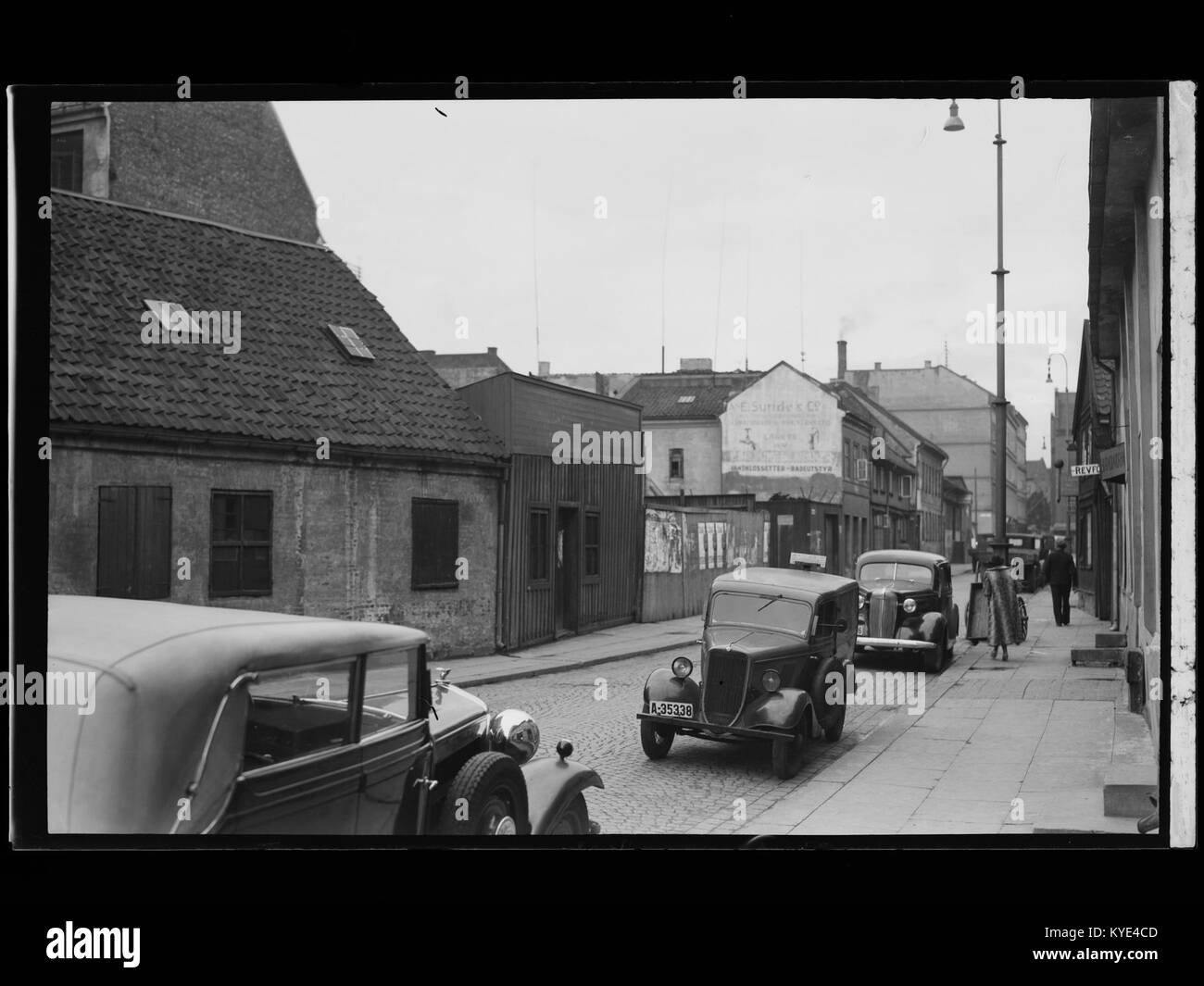 Foto aus der Sammlung der Nationalbibliothek Norwegens, die das Büro des „Torvdirektør“ (Marktorganisation) in Parker, Oslo, darstellt. Das Bild ist undatiert, wird aber auf die Zeit zwischen März und Oktober 1935 geschätzt. Der Fotograf ist unbekannt. Das Bild ist Teil der digitalisierten Fotosammlung der Nationalbibliothek. Stockfoto