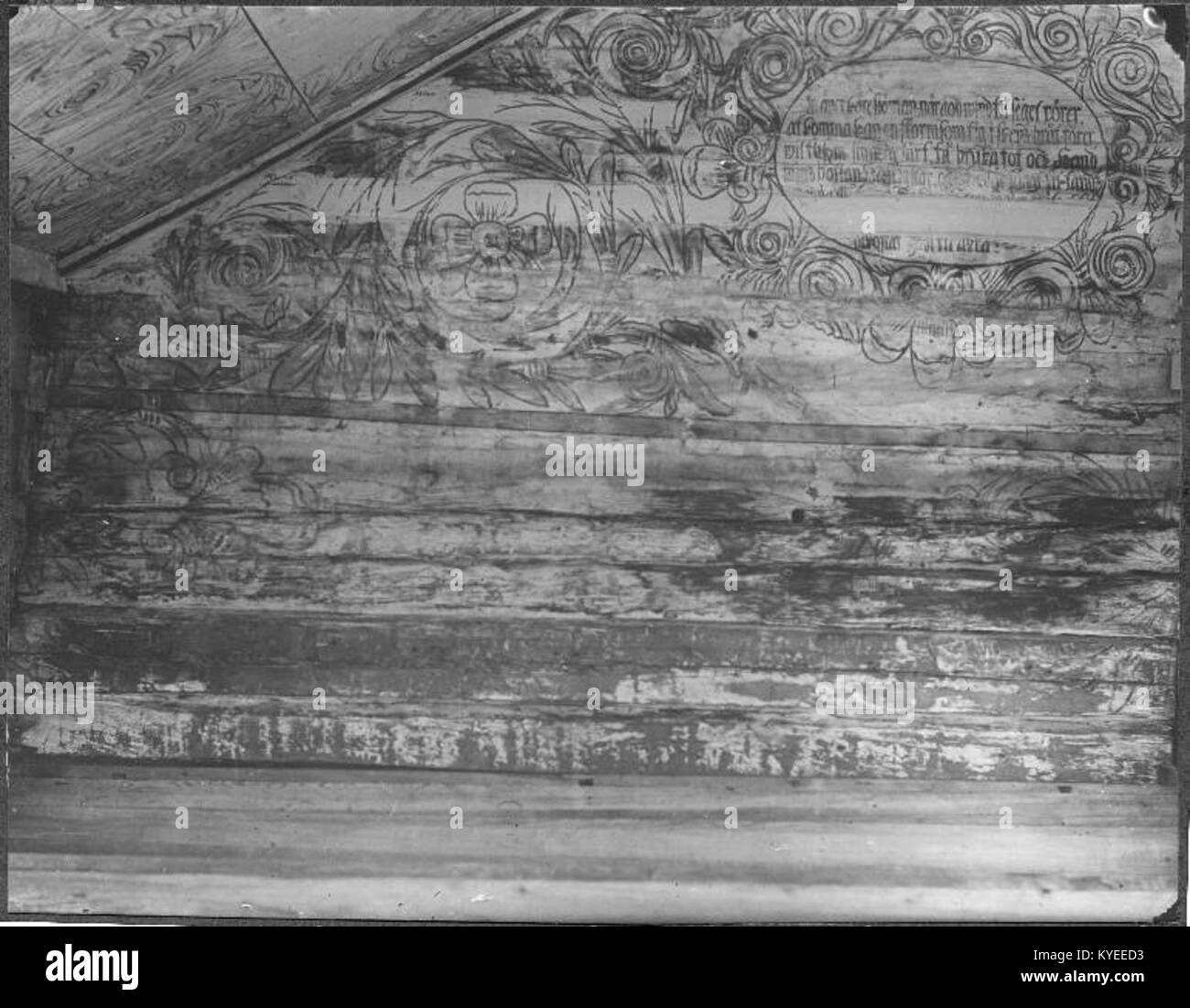 Die Väderskär-Kapelle auf der Insel Väderskär im Tjust-Archipel ist eine Holzholzkapelle mit roter Außenverkleidung und Satteldach, die Mitte der 1600er Jahre als Teil einer ehemaligen Fischersiedlung errichtet wurde und unter schwedischem Recht unter Denkmalschutz steht. Stockfoto