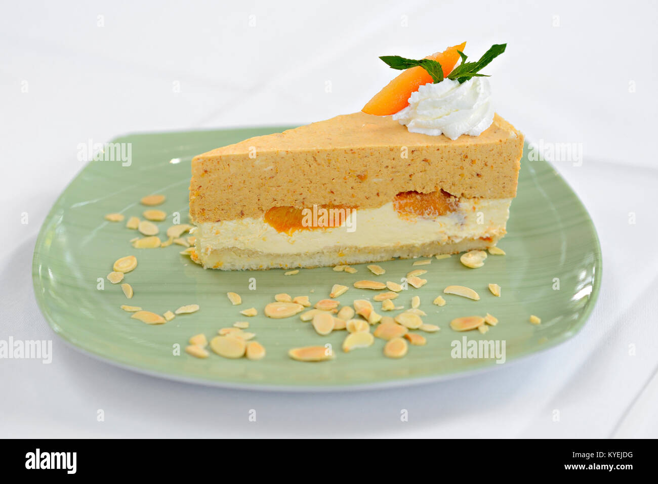 Wunderschöne süße Kuchen serviert in einem Restaurant Stockfoto